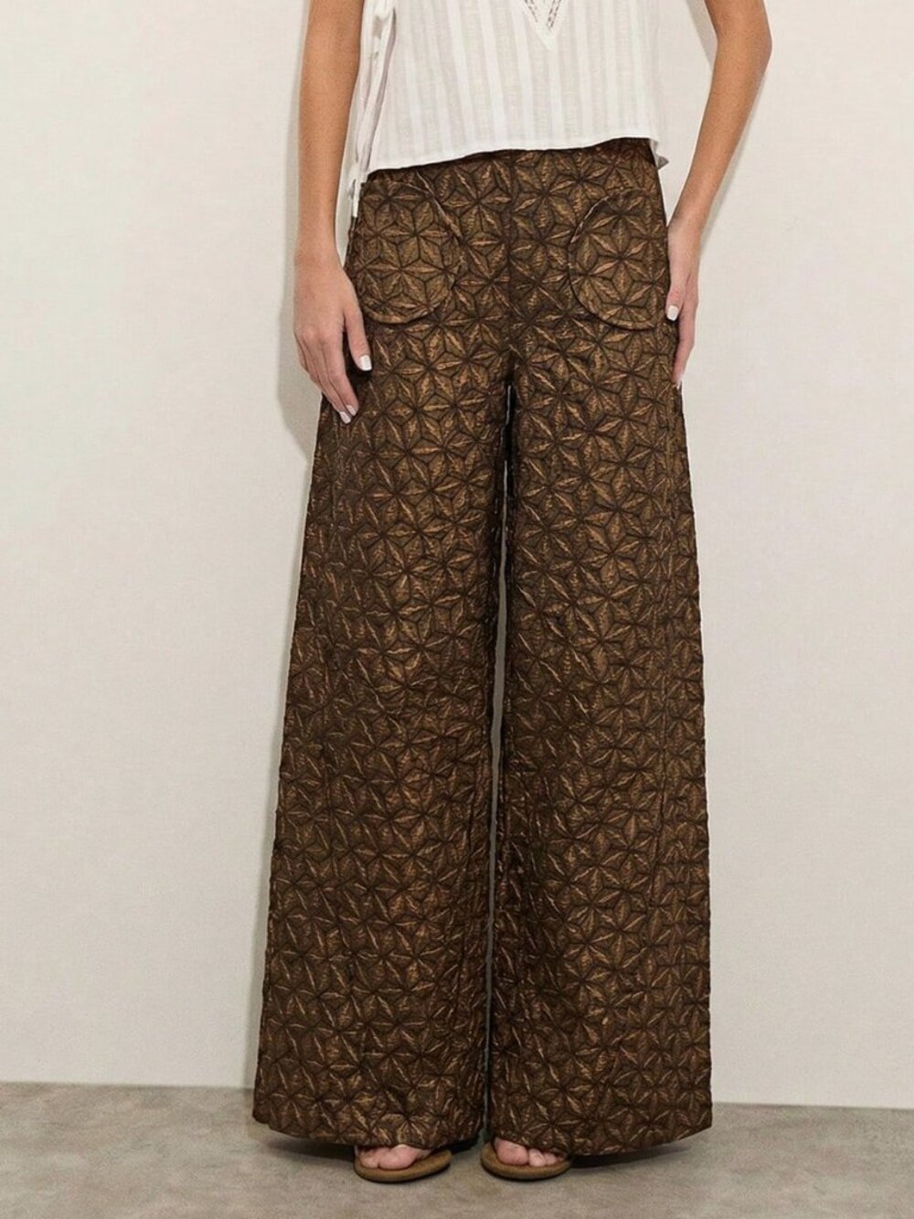Brown Casual Women's 3D Quilted Texture Pockets Wide-Leg Pants - Picture 8 of 8